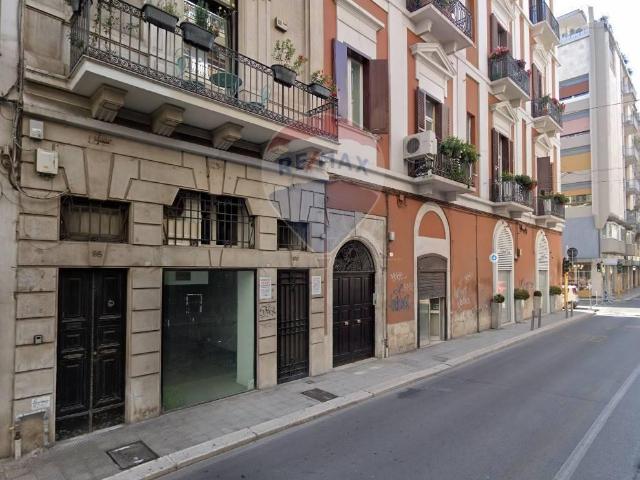Negozio in affitto a Bari