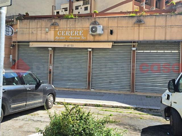 Negozio in affitto a Bari