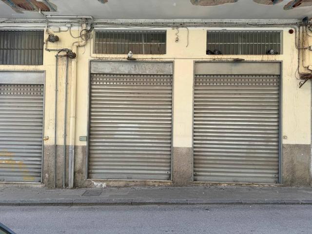 Negozio in affitto a Battipaglia