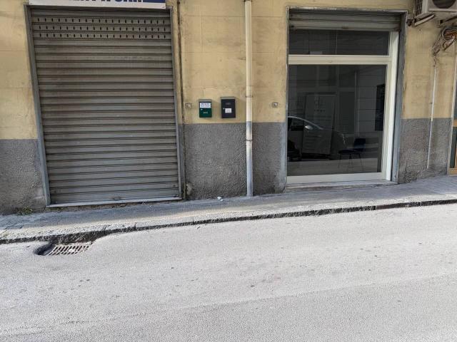 Negozio in affitto a Battipaglia