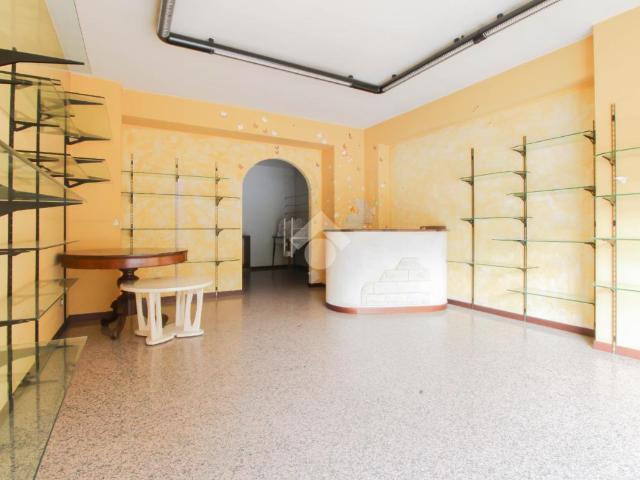 Negozio in affitto a Berbenno