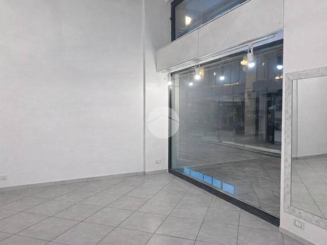 Negozio in affitto a Bergamo
