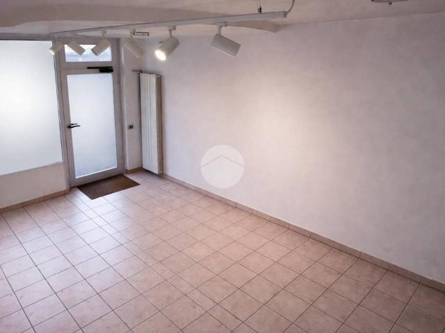 Negozio in affitto a Bergamo
