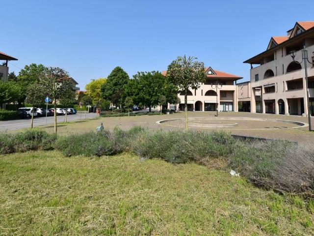 Negozio in affitto a Bernareggio