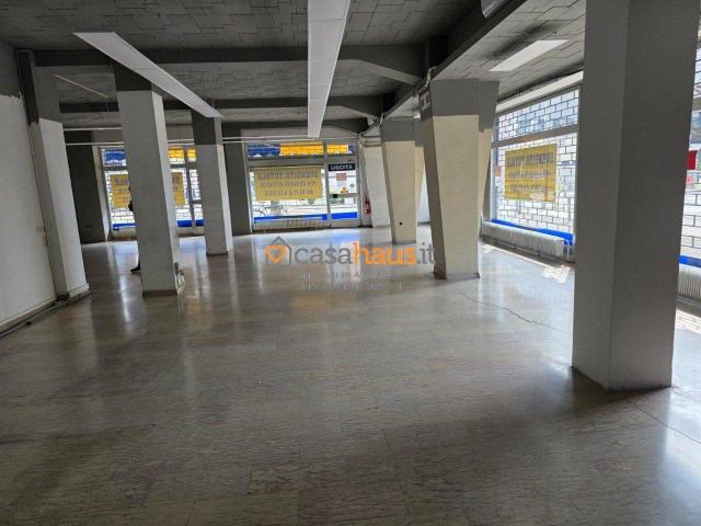 Negozio in affitto a Bolzano