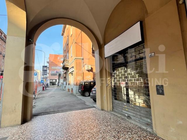 Negozio in affitto a Bologna