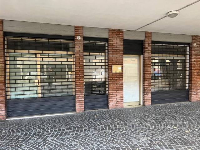 Negozio in affitto a Bologna