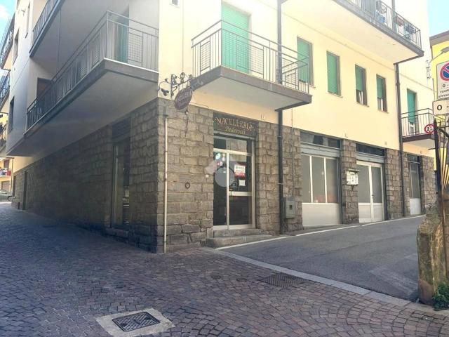 Negozio in affitto a Breno