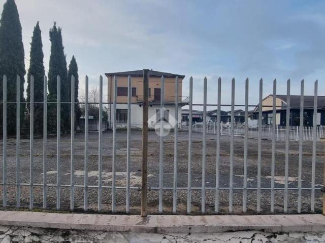 Negozio in affitto a Brescia