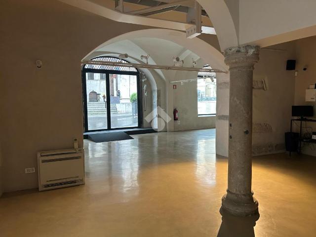 Negozio in affitto a Brescia