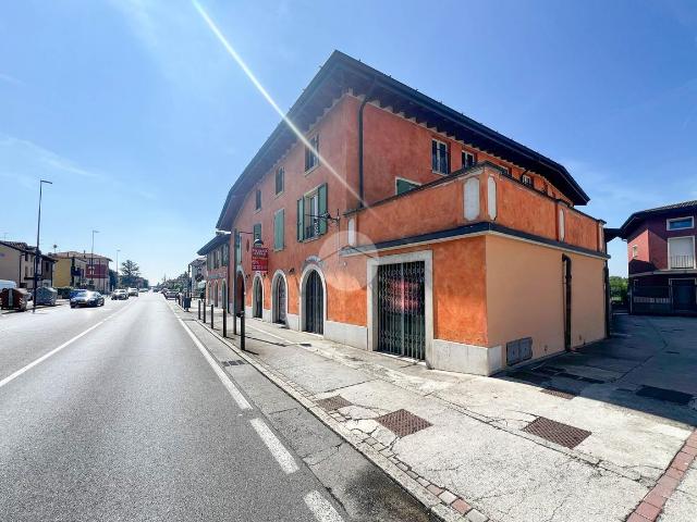 Negozio in affitto a Brescia