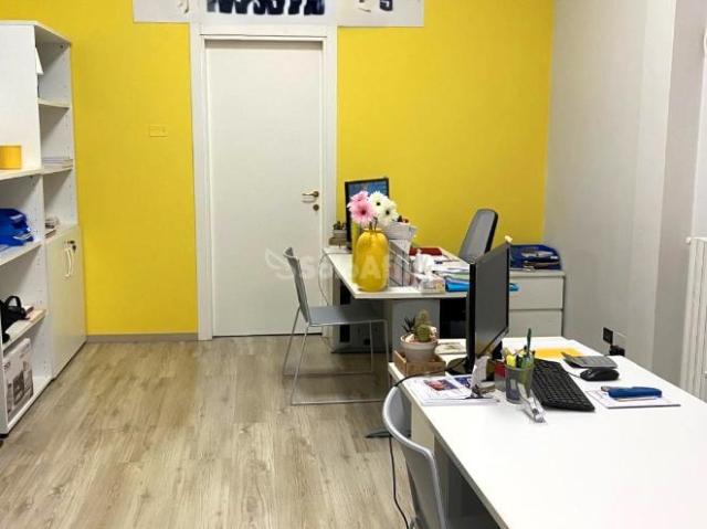 Negozio in affitto a Brugherio