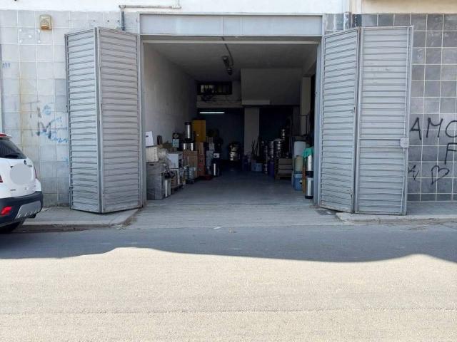 Negozio in affitto a Canosa Di Puglia