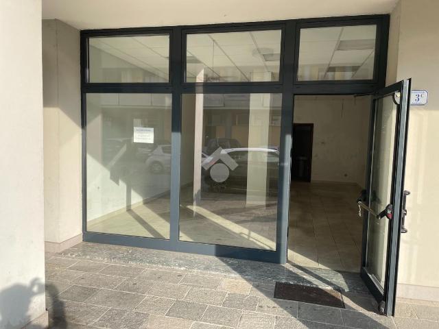Negozio in affitto a Cadelbosco Di Sopra