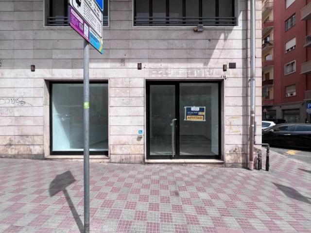 Negozio in affitto a Cagliari