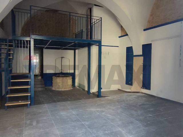 Negozio in affitto a Caltagirone