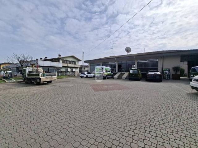 Negozio in affitto a Capriano Del Colle