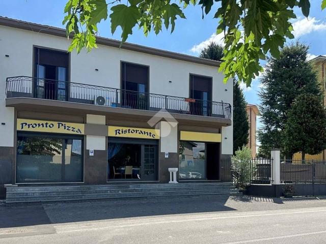 Negozio in affitto a Carate Brianza