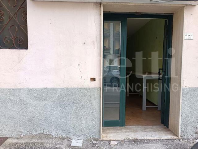 Negozio in affitto a Castel Di Sangro