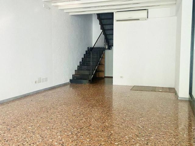Negozio in affitto a Castelfranco Veneto