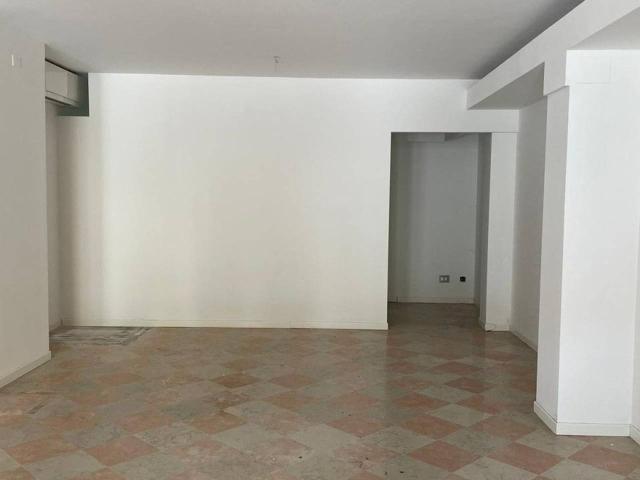 Negozio in affitto a Castelfranco Veneto