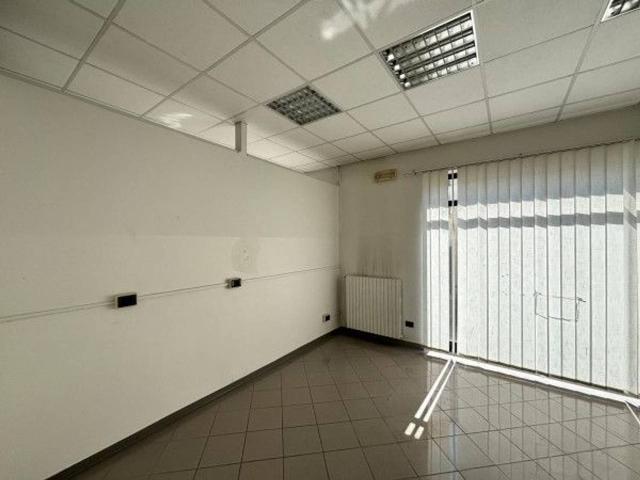 Negozio in affitto a Castelnuovo Calcea