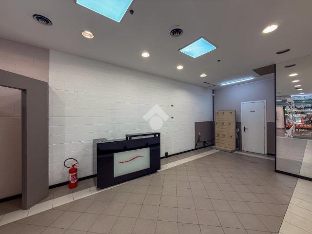 Negozio in affitto a Casalmaggiore