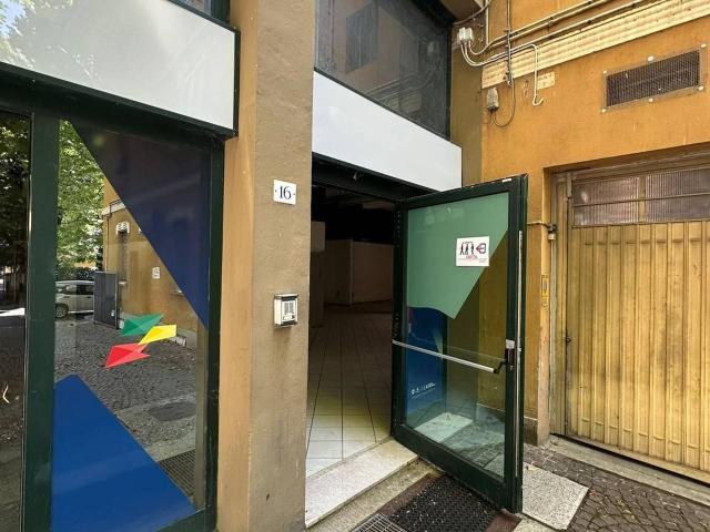 Negozio in affitto a Casalecchio Di Reno