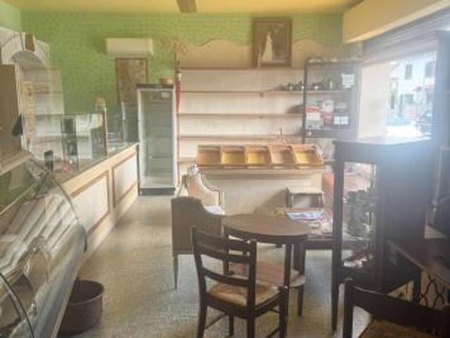 Negozio in affitto a Cascina 50 mq Rif: 1418862