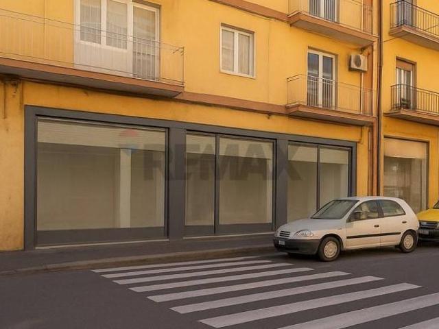 Negozio in affitto a Catania, Viale Rapisardi