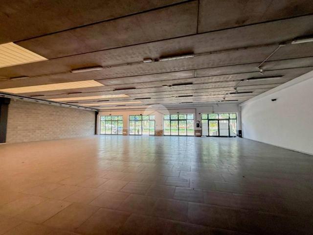 Negozio in affitto a Cavernago