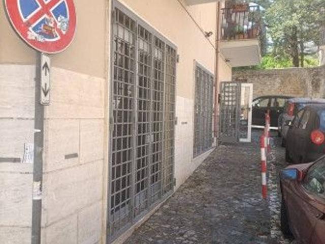 Negozio in affitto a Cerveteri