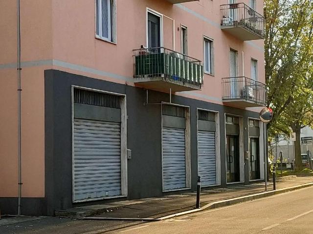 Negozio in affitto a Cislago
