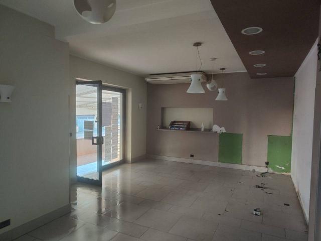Negozio in affitto a Citta' Sant'Angelo