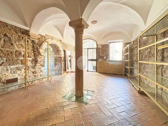 Negozio in affitto a Civita Castellana