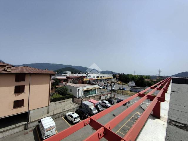 Negozio in affitto a Concesio