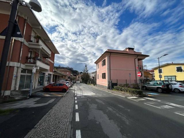 Negozio in affitto a Cogorno