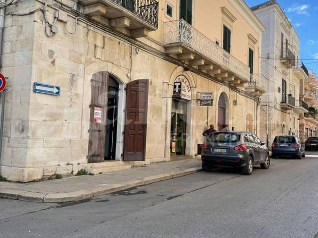 Negozio in affitto a Corato