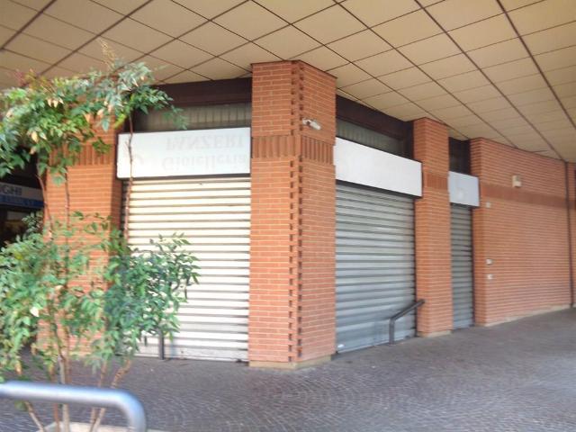 Negozio in affitto a Cornate D'Adda