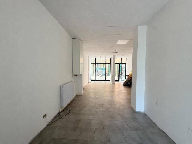 Negozio in affitto a Correggio