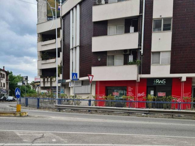 Negozio in affitto a Cosenza