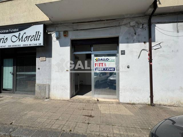 Negozio in affitto a Cosenza