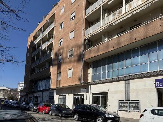 Negozio in affitto a Cosenza