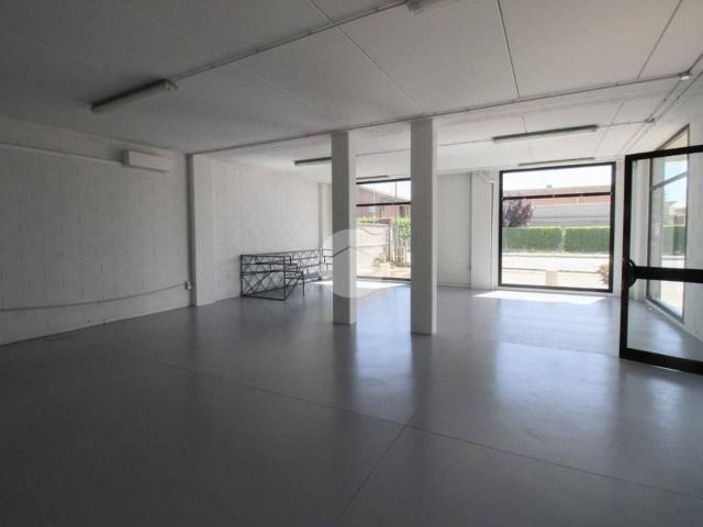 Negozio in affitto a Covo