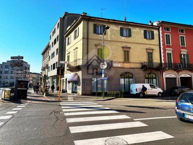 Negozio in affitto a Cremona