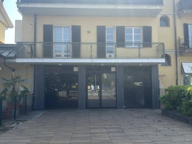 Negozio in affitto a Cuneo