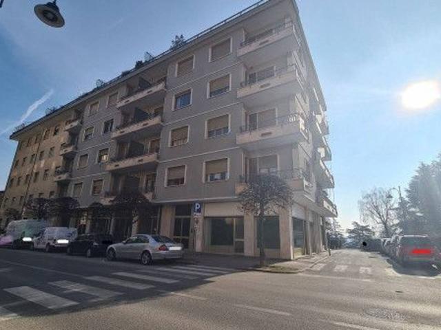 Negozio in affitto a Cuneo
