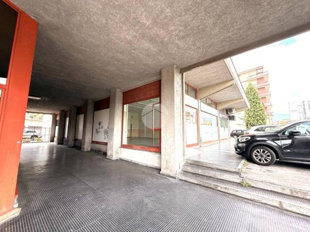 Negozio in affitto a Cuorgne'