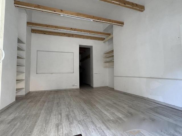 NEGOZIO in AFFITTO a FIRENZE CAMPO DI MARTE / CURE / COVERCIANO
