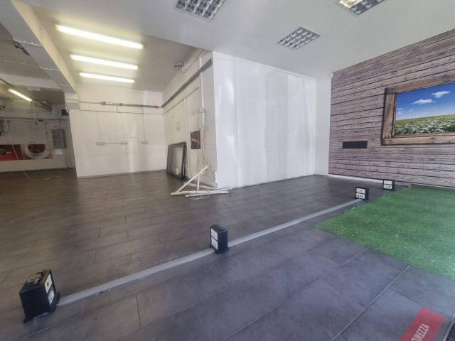 Negozio in affitto a Firenze